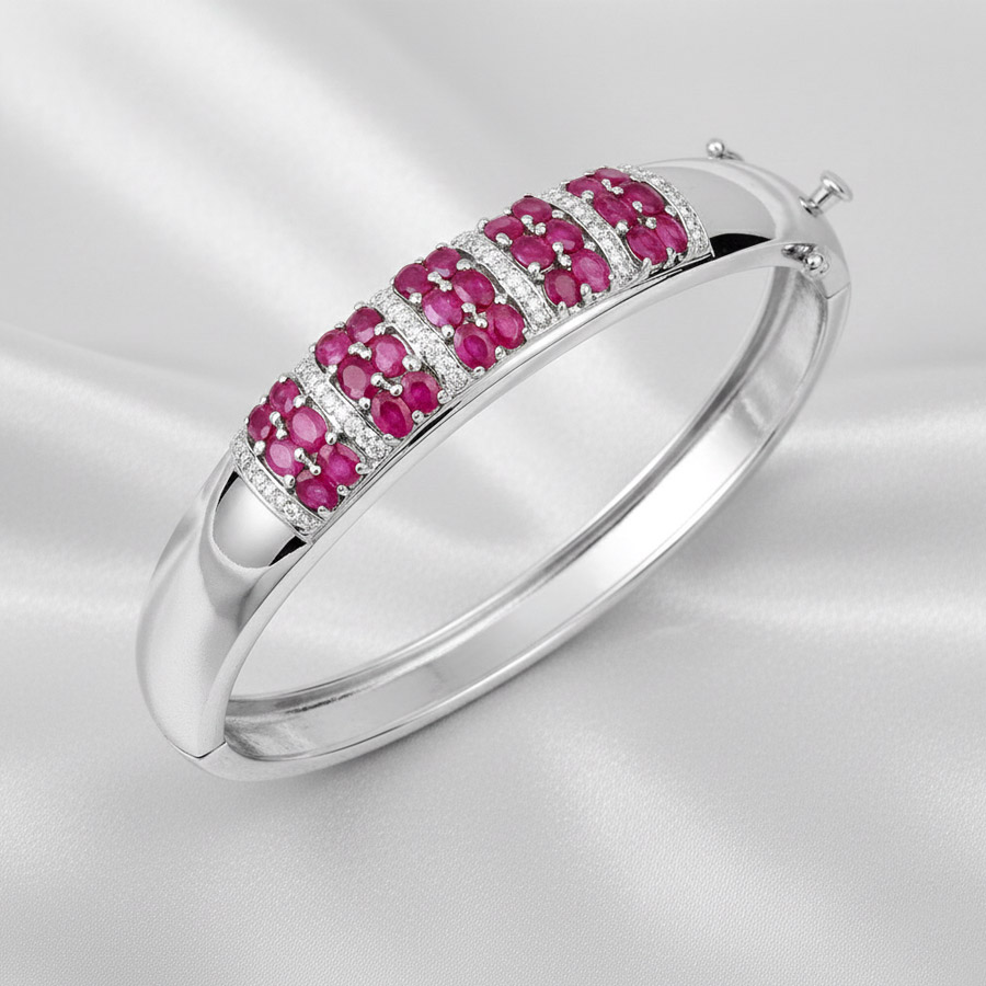 Elegant women’s bangle bracelet jewelry